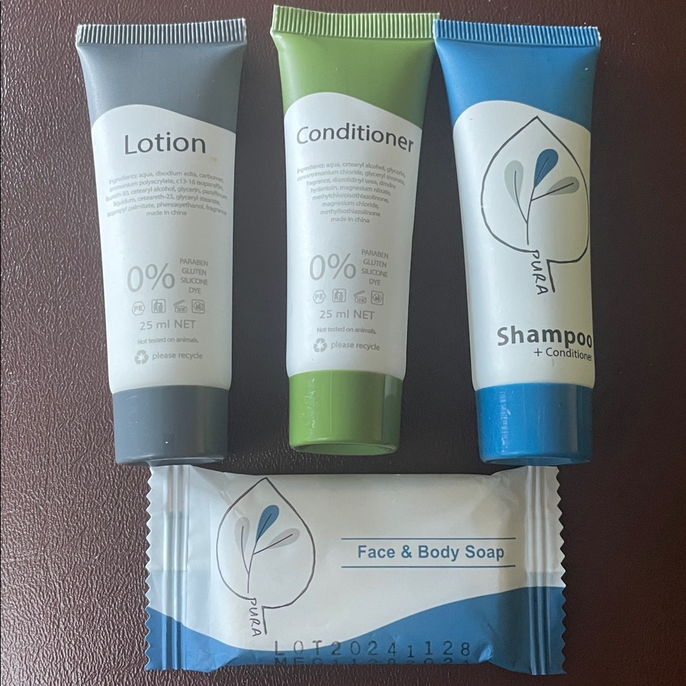 Pura Travel Toiletries Set